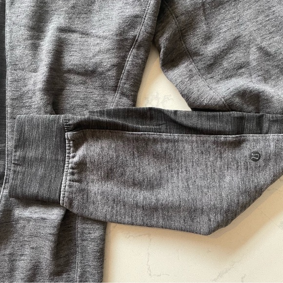 Lululemon Get Going Joggers, size 4, like new condition - Picture 6 of 6